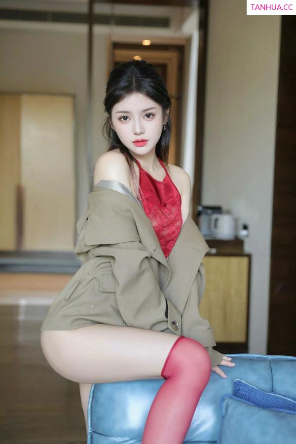   [XiuRen]高清写真图 2025.04.14 No.10148 小甜甜甜 红色丝袜第9张图片